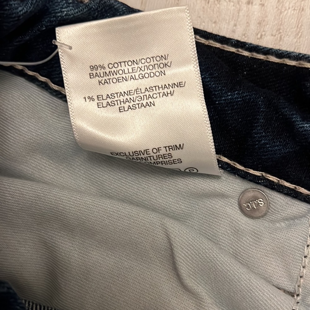 Silver Jeans Co
Women’s Elyse Straight Indigo Blue Jeans
Size 14, Length 30 👖 - Picture 11 of 11